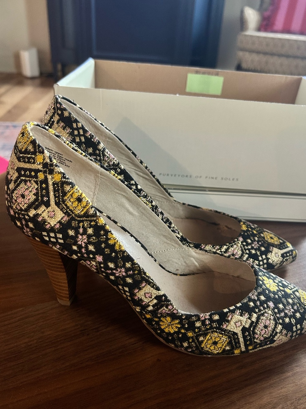 Seychelles Great Beyond Black Print Embellished Heels Size 8 NIB